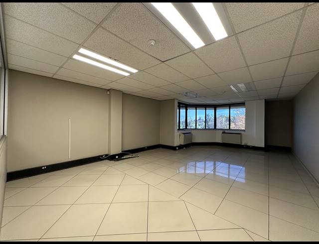 1,760M² OFFICE TO LET IN SANDTON CENTRAL
